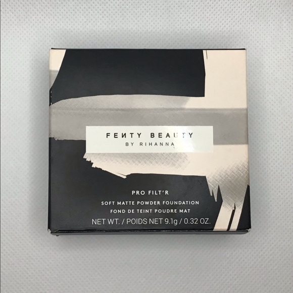 Fenty #130 Pro Filt’r Soft Matte Longwear Powder Foundation - Picture 4 of 4
